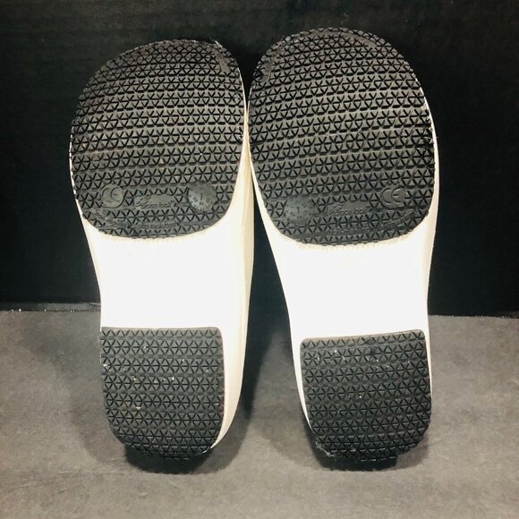 CROCS Women's 8 White Work Shoes Nurse Food Industry Non Slip - Picture 4 of 11
